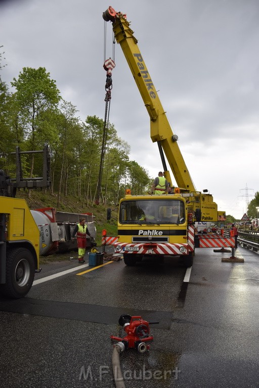 VU Gefahrgut LKW umgestuerzt A 4 Rich Koeln Hoehe AS Gummersbach P267.JPG - Miklos Laubert